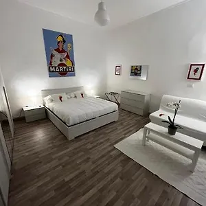 Scaramanzia , Napoli Italia